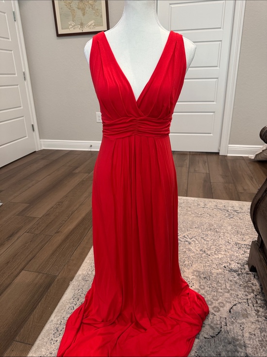 Tart Dresses & Skirts - Tart V-Neck Red Sleeveless Prom Gown